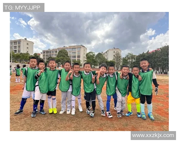 当岁月在球场奔跑传奇的面庞诉说青春与荣耀的流逝